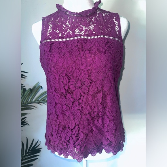 BB Dakota Tops - Jack by BB Dakota Maroon Lace Elegant Sleeveless Top Size S